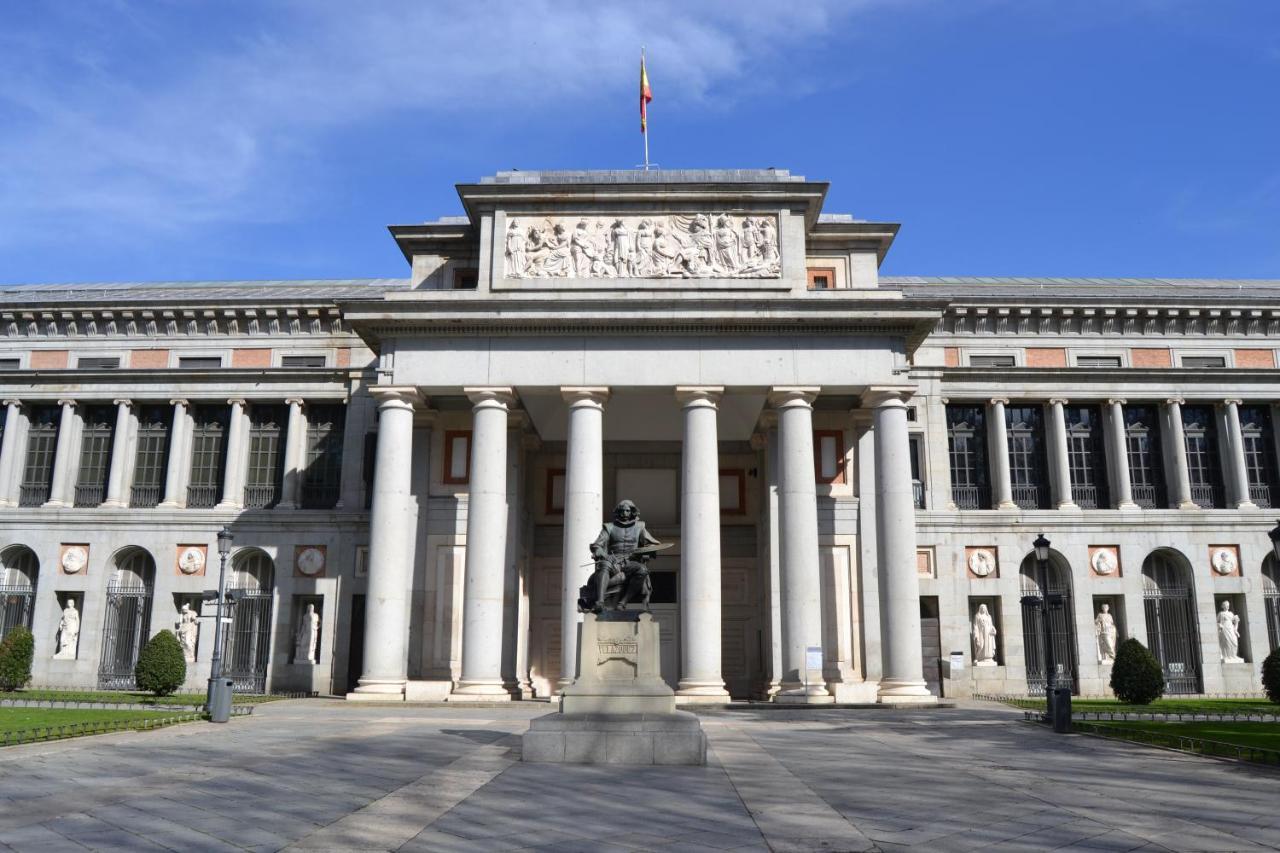 Apartments Madrid Principe Exterior photo